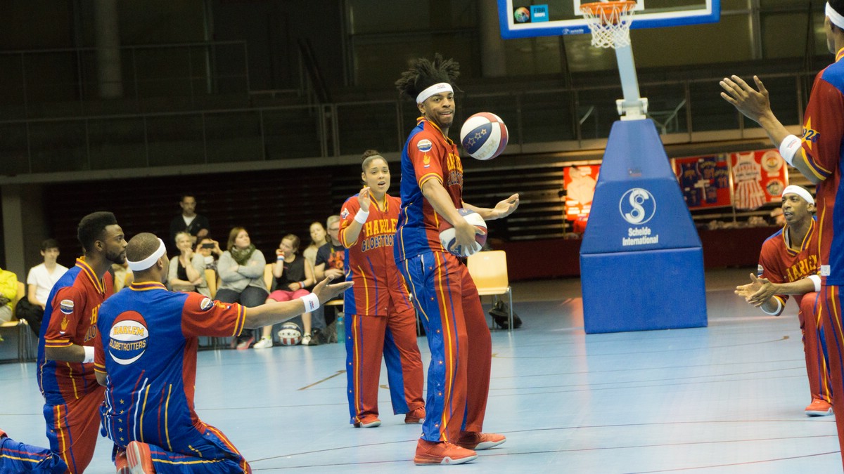 O Fotomagazin / Harlem Globetrotters in der TipsArena 2016